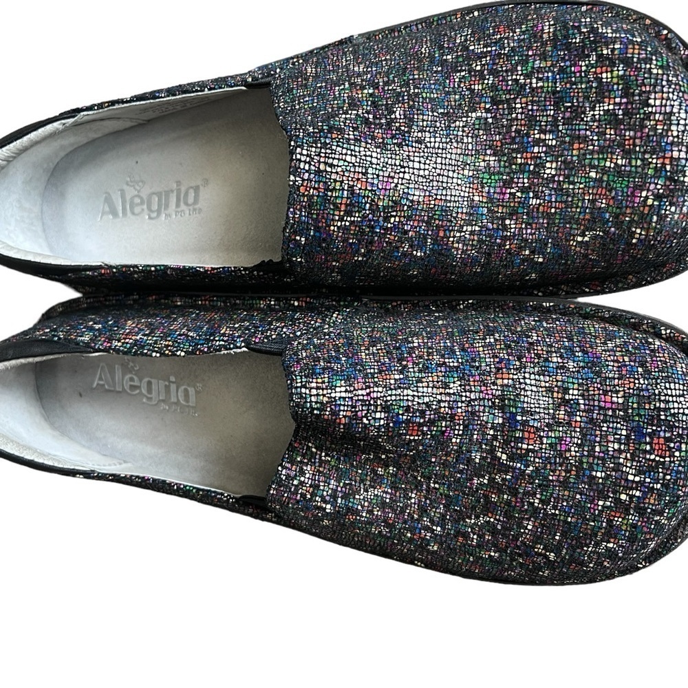 Algeria clogs women’s size 41 around a US 10.